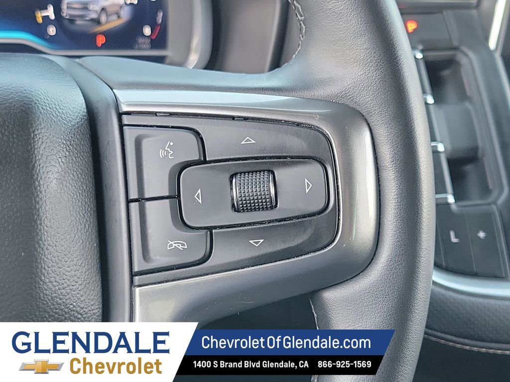 Used 2023 Chevrolet Suburban Premier image 33