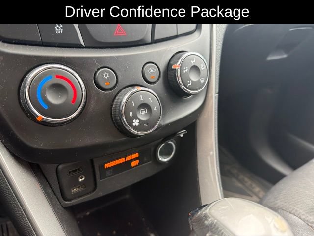 Used 2021 Chevrolet Trax LT w/ Driver Confidence Package AWD/4WD image 14