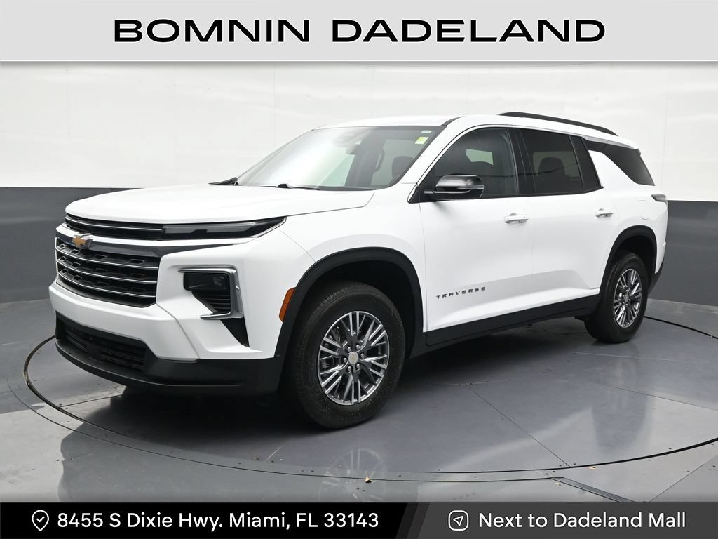 Used 2025 Chevrolet Traverse LT FWD image 1