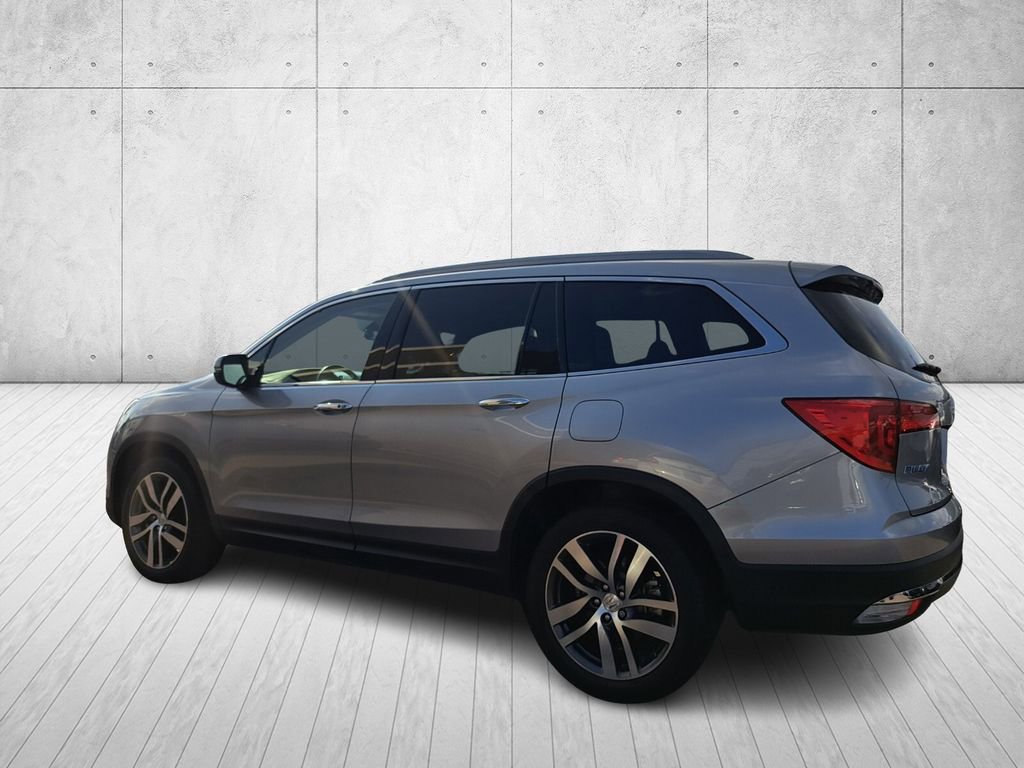 Used 2017 Honda Pilot Touring image 6