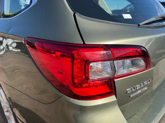 Used 2019 Subaru Outback 2.5i AWD/4WD image 12