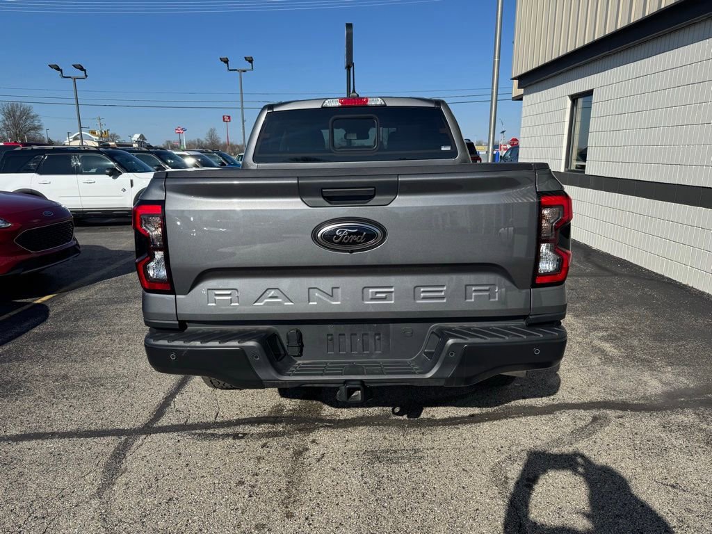 Used 2025 Ford Ranger Lariat w/ Black Appearance Package image 4