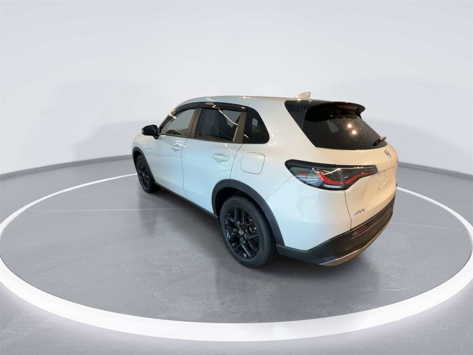Used 2023 Honda HR-V Sport image 6