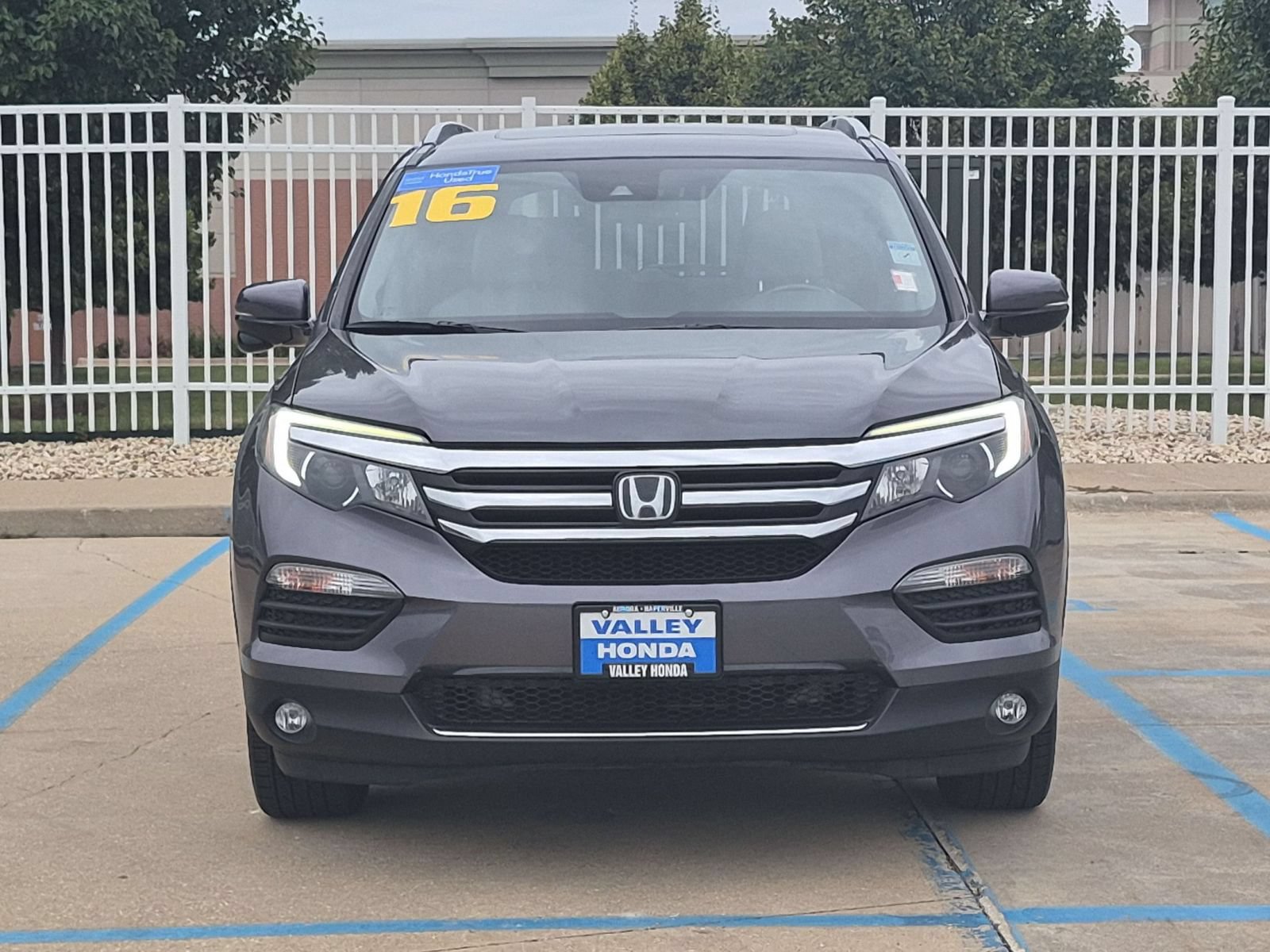 Used 2016 Honda Pilot Touring image 4