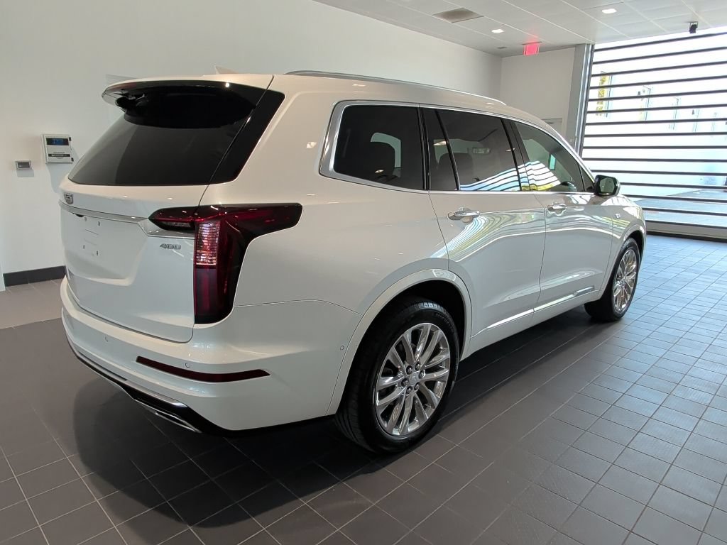 Certified 2022 Cadillac XT6 Premium Luxury w/ Platinum Package AWD/4WD image 3
