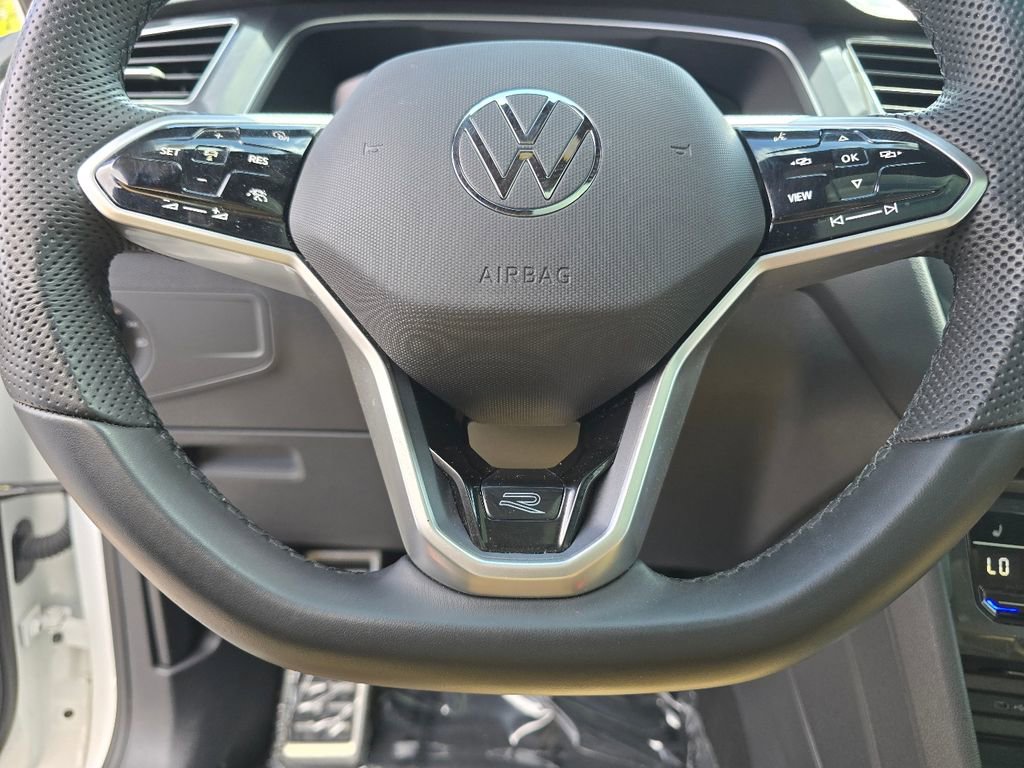 Used 2024 Volkswagen Tiguan SE R-Line AWD/4WD image 35