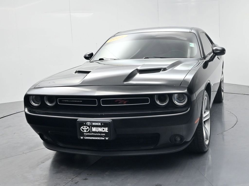 Used 2016 Dodge Challenger R/T RWD image 3