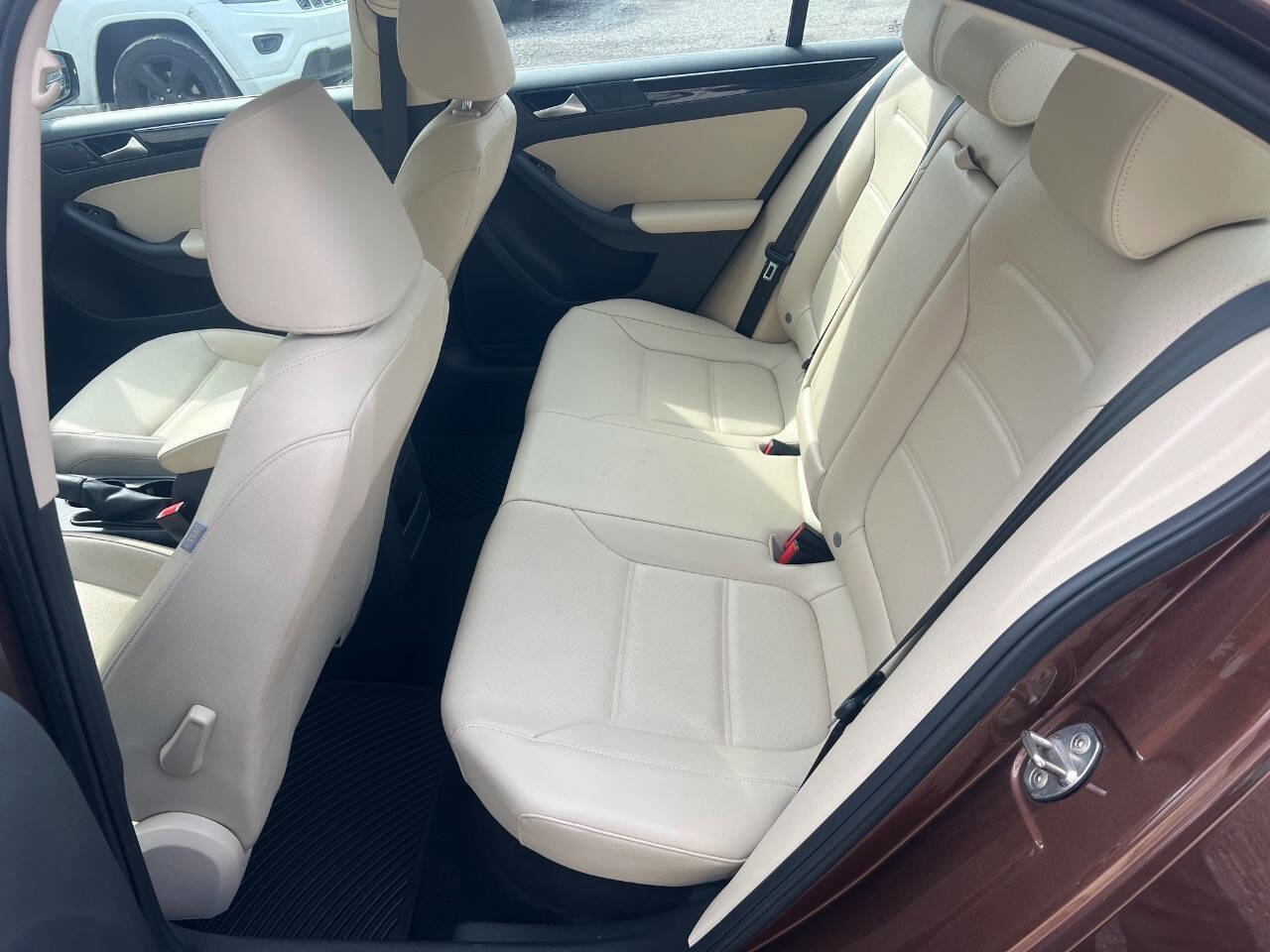 Used 2017 Volkswagen Jetta SEL image 19