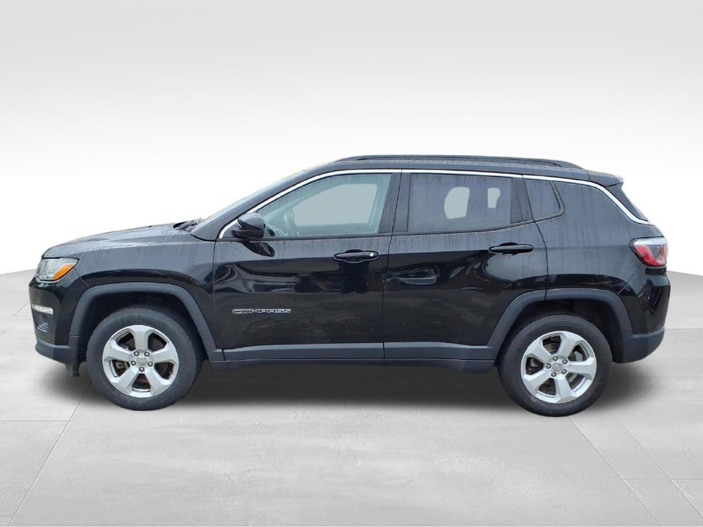 Used 2019 Jeep Compass Latitude w/ Popular Equipment Group AWD/4WD image 9