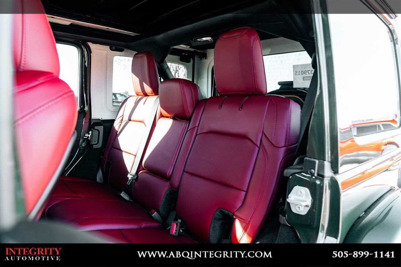 Used 2024 Jeep Wrangler Unlimited Rubicon 392 image 39