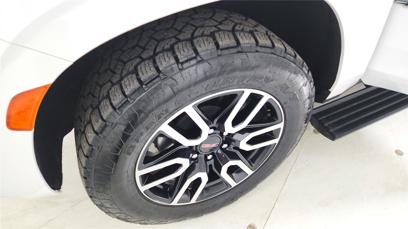 Used 2021 GMC Yukon AT4 w/ AT4 Premium Plus Package image 15