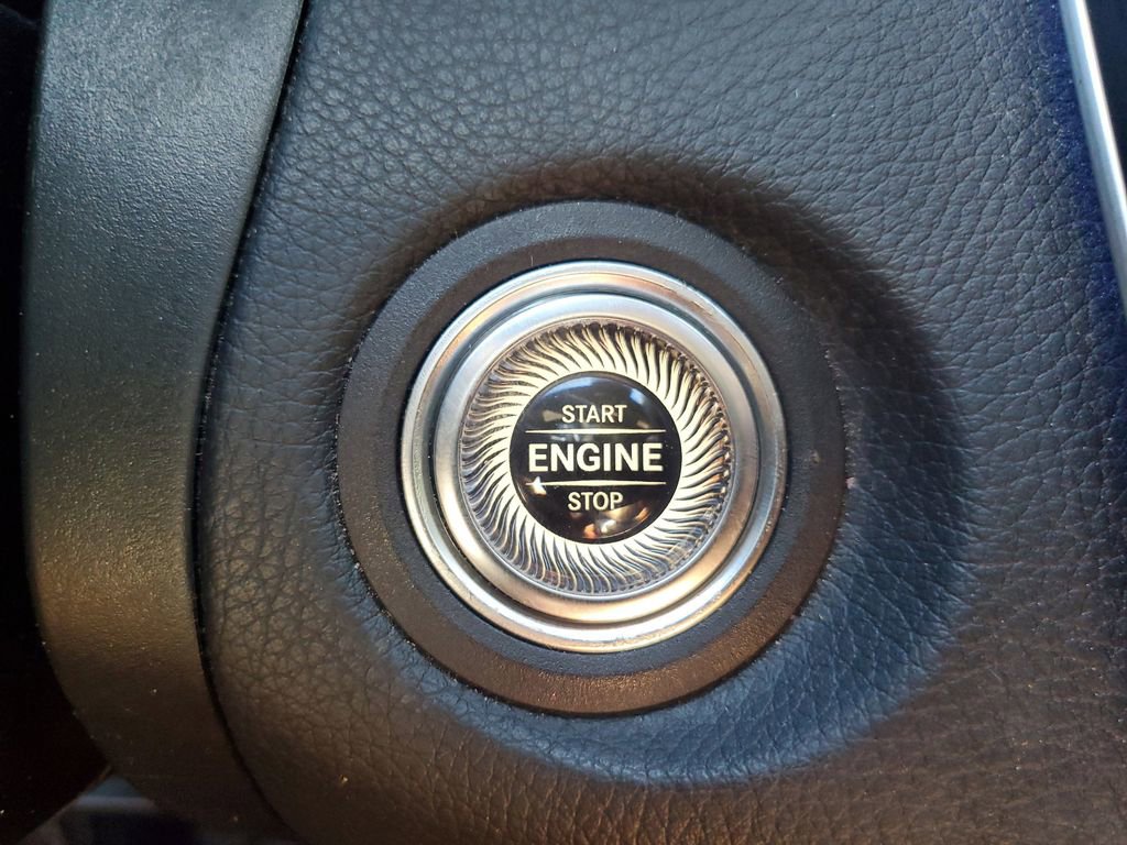 Used 2022 Mercedes-Benz GLC 300 4MATIC Coupe image 34