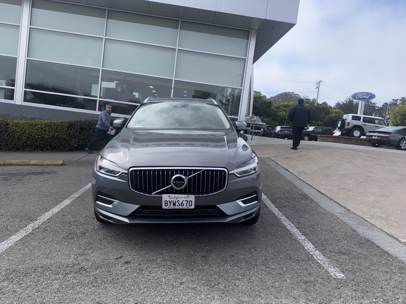Used 2019 Volvo XC60 T8 Inscription w/ Advanced Package AWD/4WD image 2