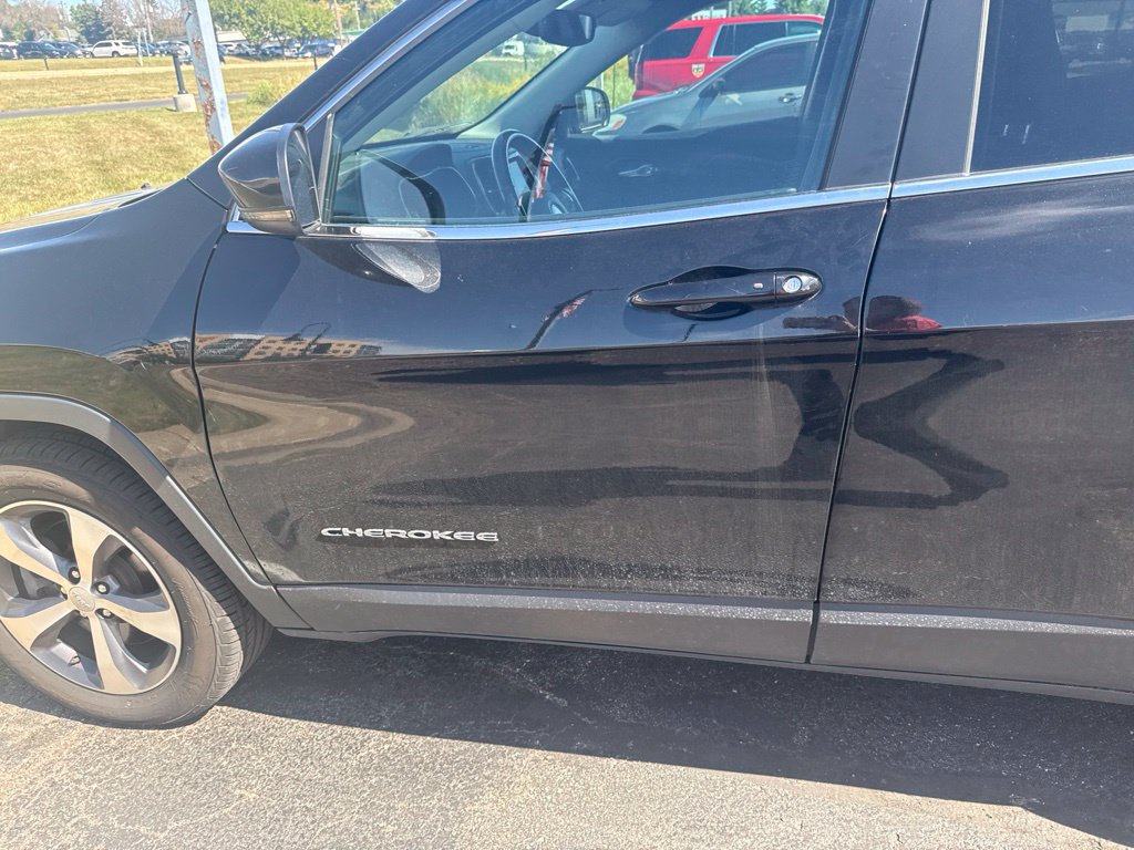 Used 2020 Jeep Cherokee Limited AWD/4WD image 23