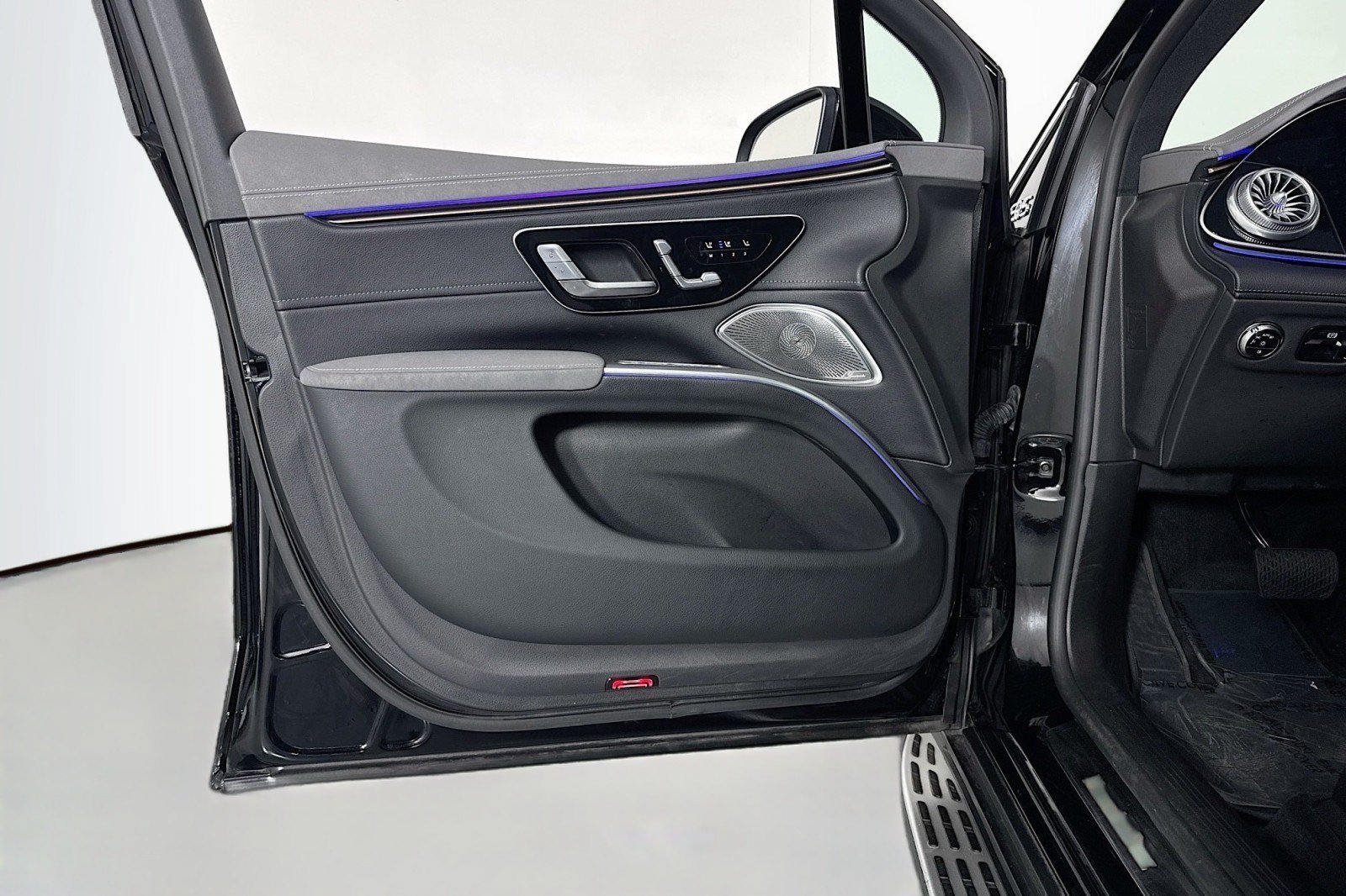 Certified 2025 Mercedes-Benz EQS 450+ 4MATIC SUV image 21