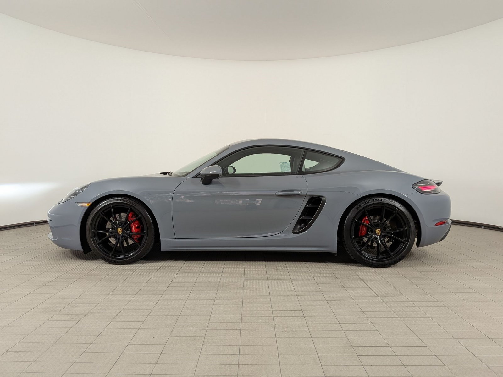 Certified 2024 Porsche 718 Cayman S RWD image 2