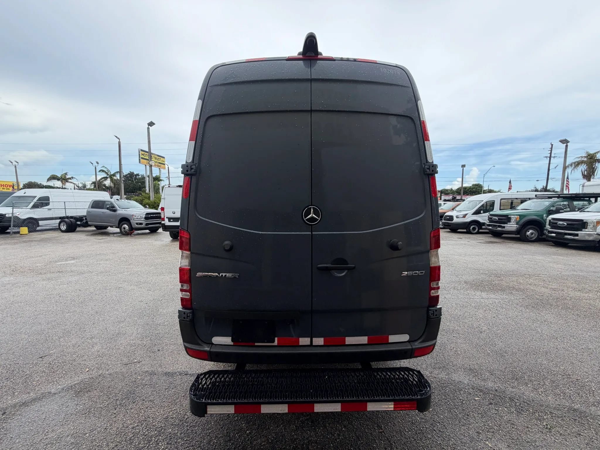 Used 2018 Mercedes-Benz Sprinter 2500 image 4
