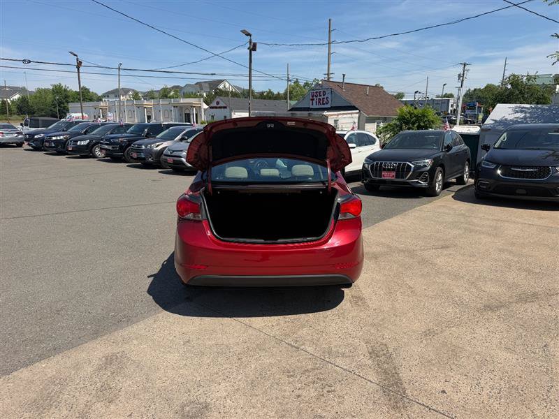 Used 2016 Hyundai Elantra SE w/ Option Group 02 FWD image 4