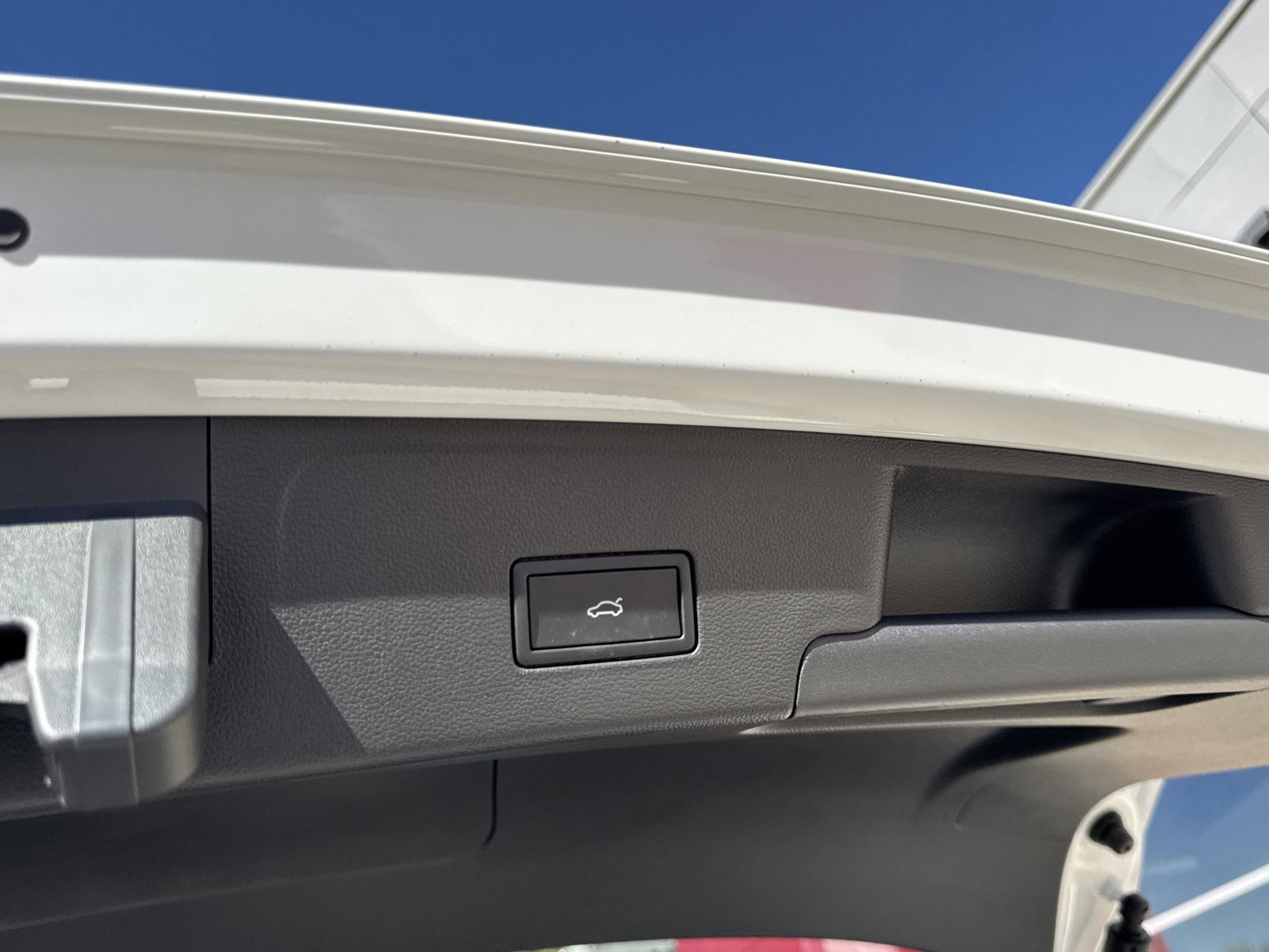 New 2026 Volkswagen Atlas Cross Sport SEL image 8