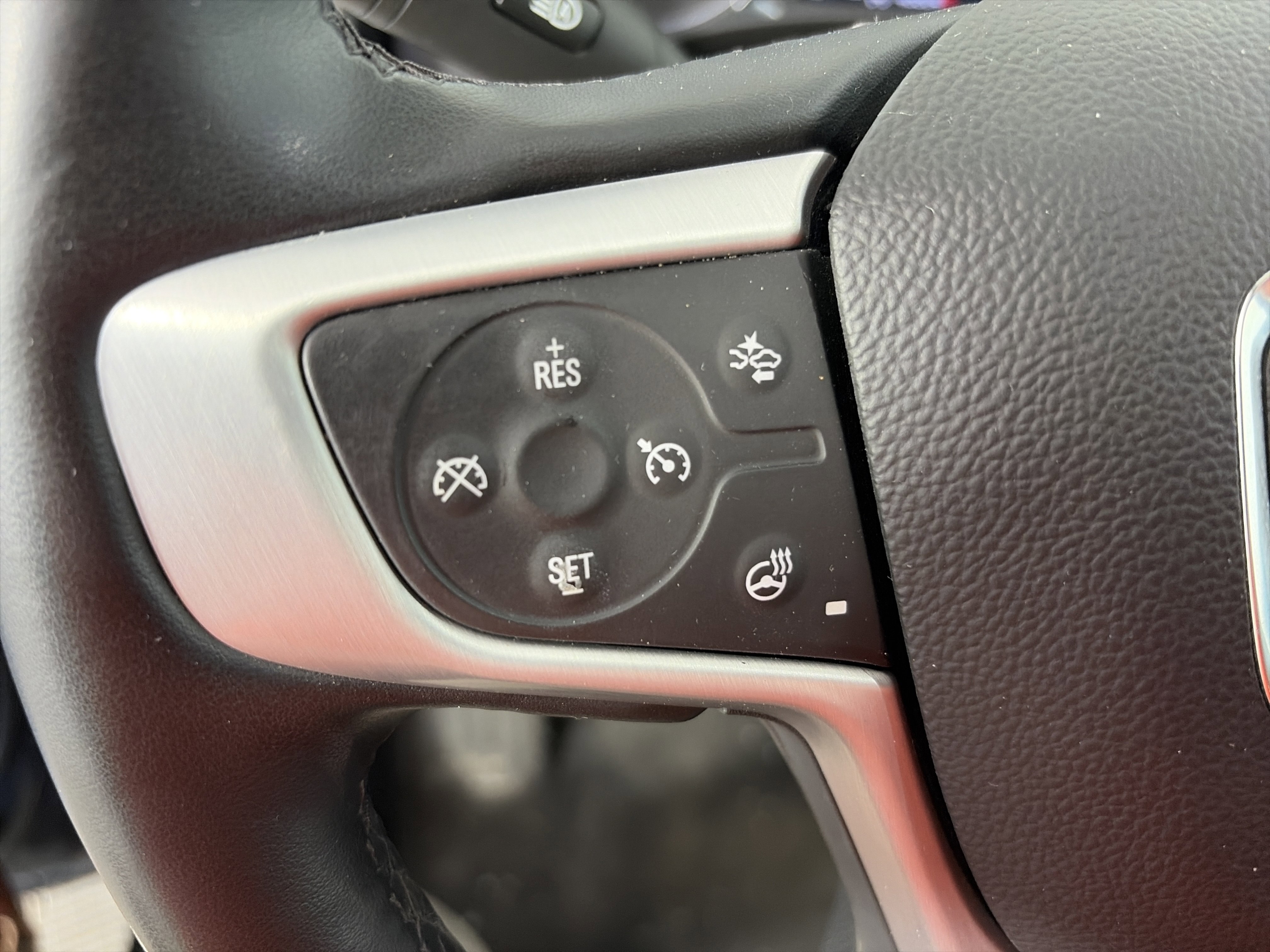 Used 2023 GMC Terrain SLT image 30