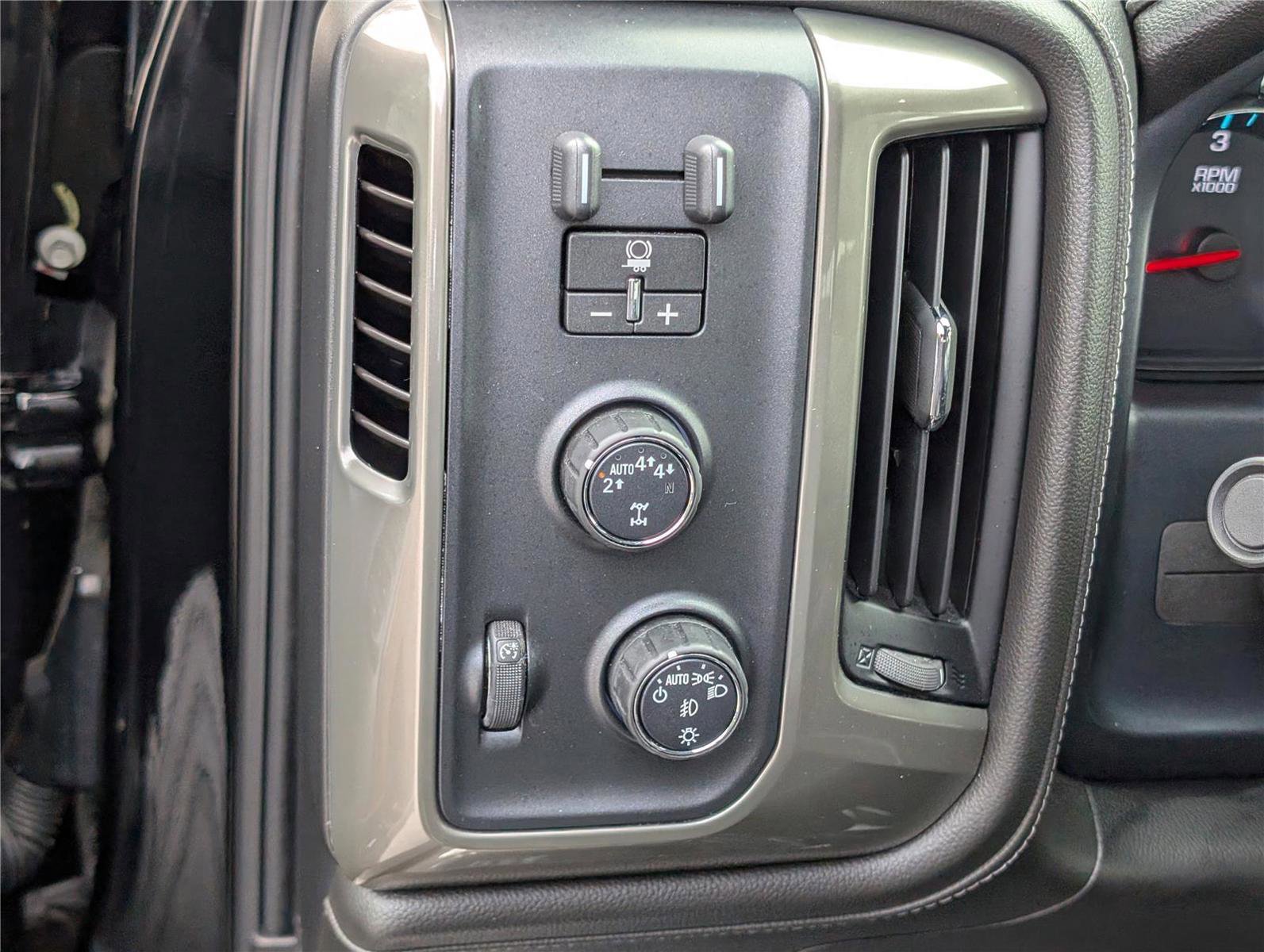 Used 2018 Chevrolet Silverado 1500 High Country w/ High Desert Package image 24