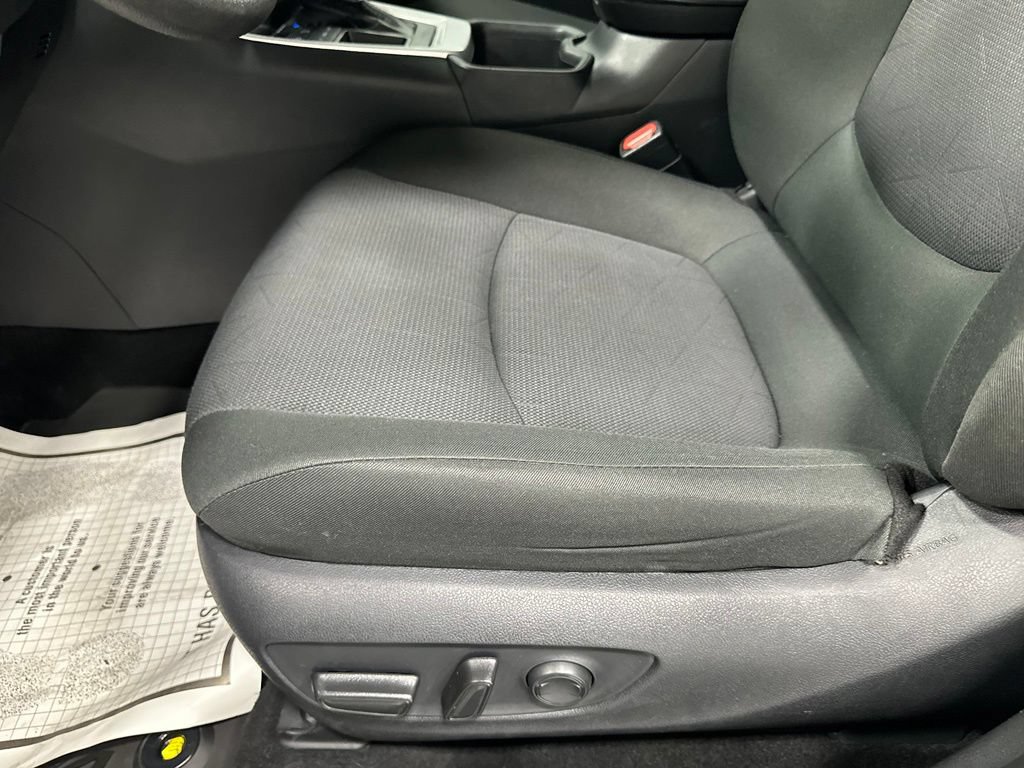 Used 2025 Toyota RAV4 XLE FWD image 13