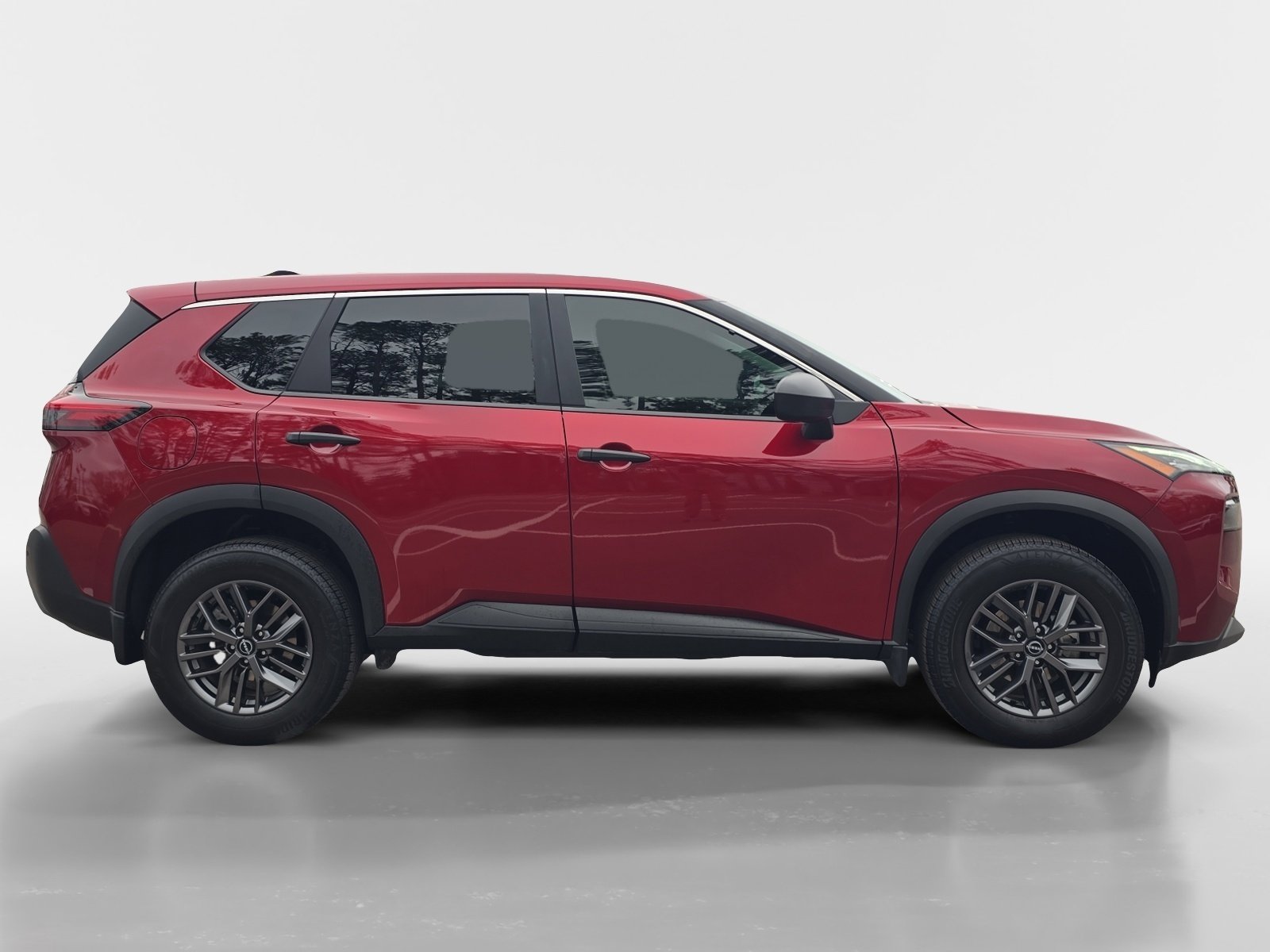 Used 2023 Nissan Rogue S image 6