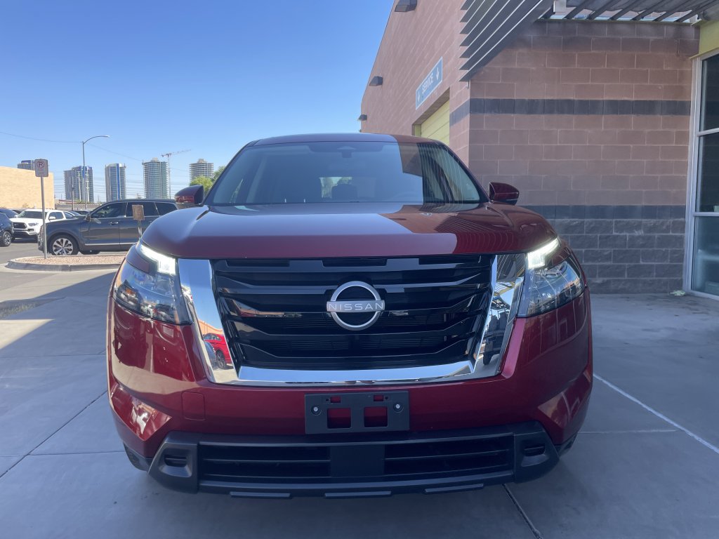 Used 2024 Nissan Pathfinder SV w/ Lighting Package (N92) FWD image 7