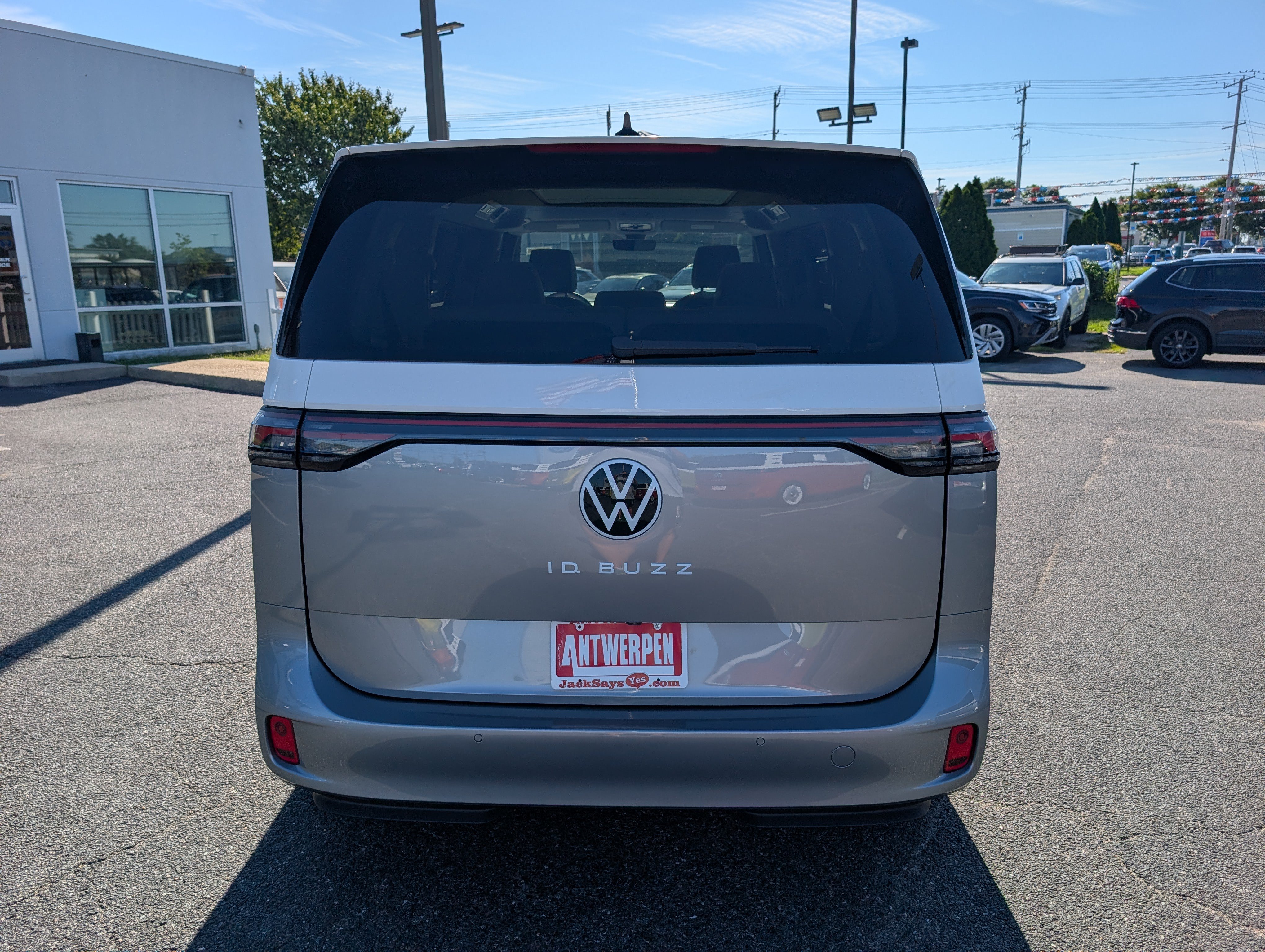 Used 2025 Volkswagen ID. Buzz 1st Edition RWD image 4