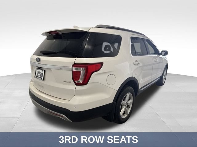 Used 2017 Ford Explorer XLT AWD/4WD image 7