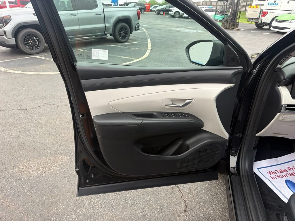 Used 2025 Hyundai Tucson SEL FWD image 24