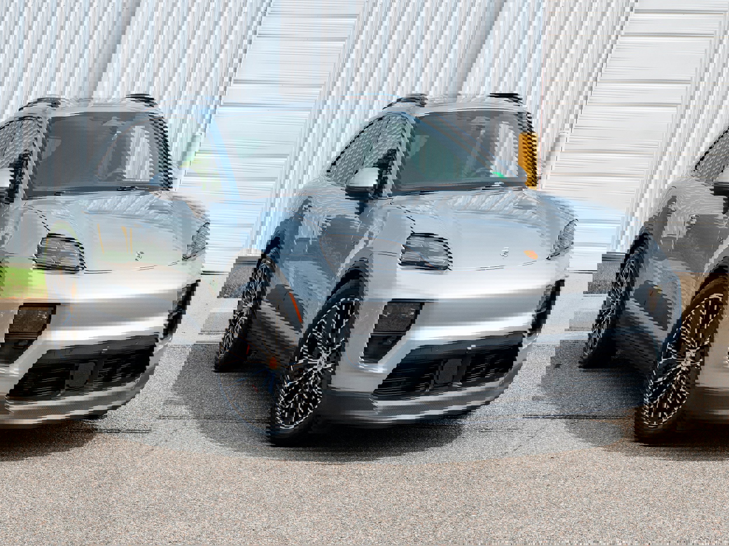 New 2025 Porsche Macan 4S Electric image 9