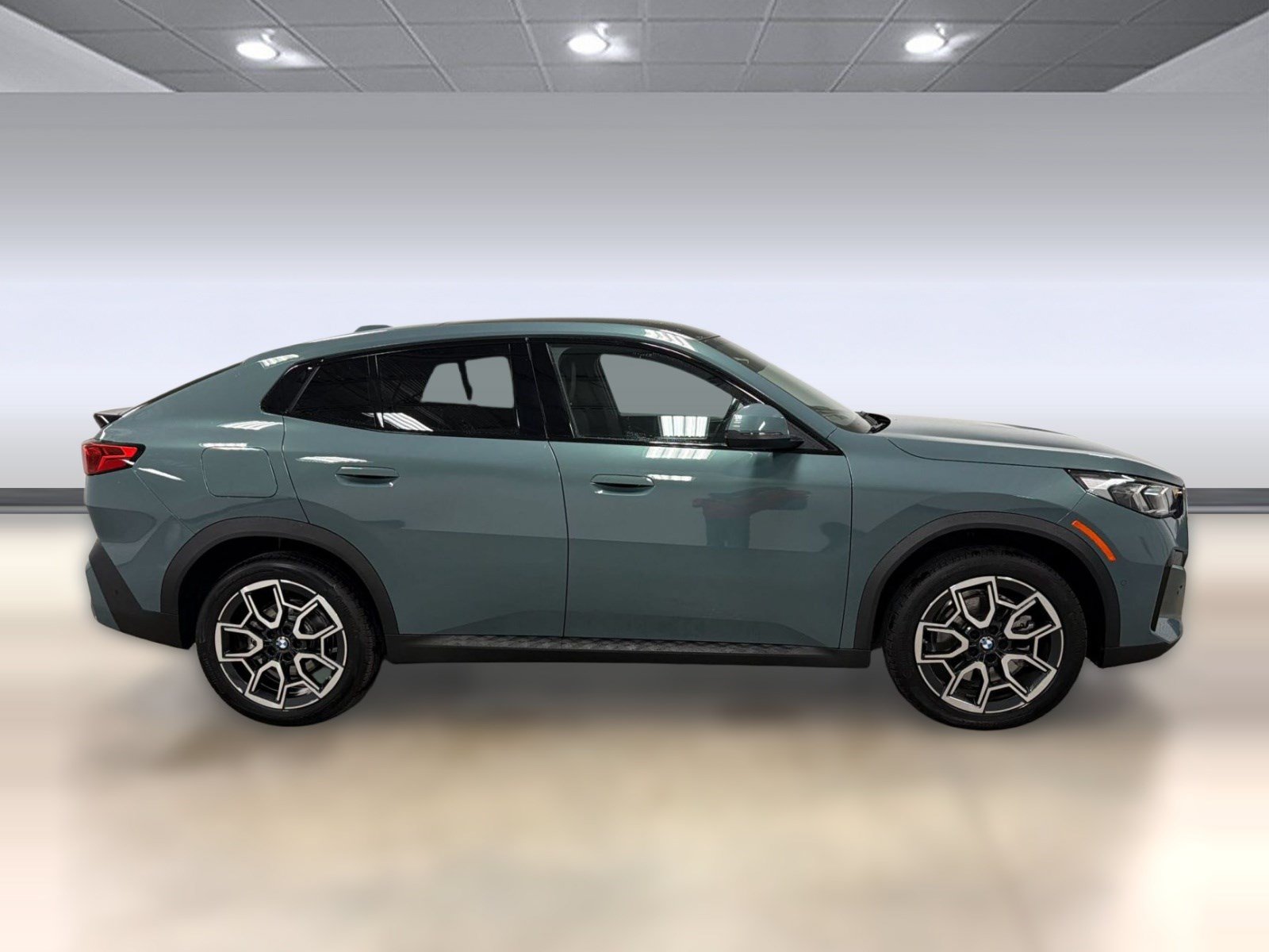 Certified 2025 BMW X2 xDrive28i AWD/4WD image 7