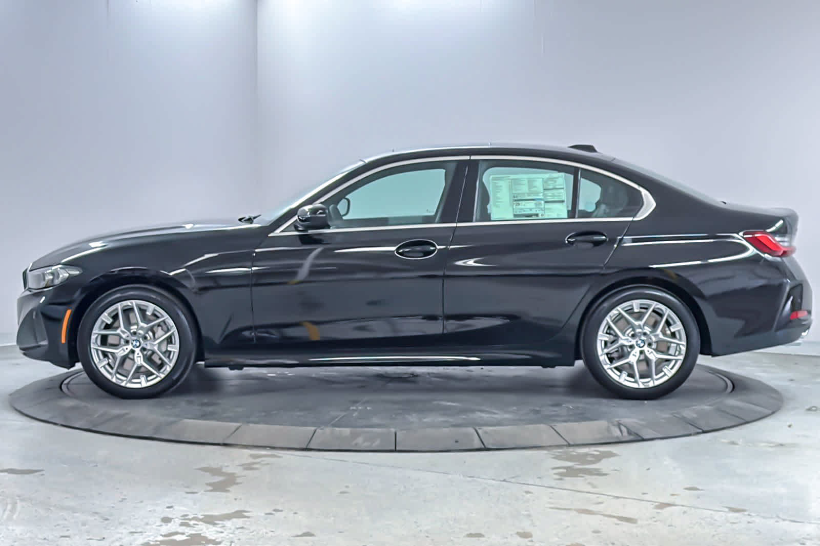 New 2026 BMW 330i xDrive Sedan w/ Convenience Package AWD/4WD image 5