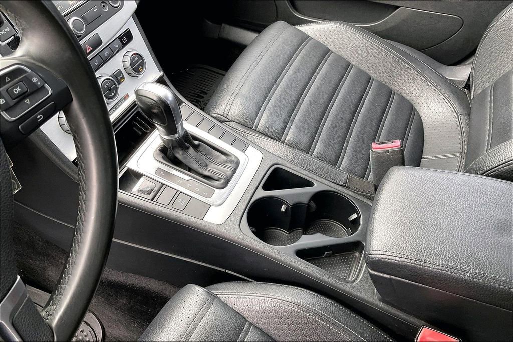 Used 2013 Volkswagen CC R-Line FWD image 19