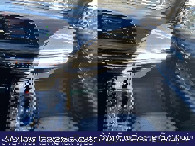 Used 2025 Cadillac XT4 Sport image 9