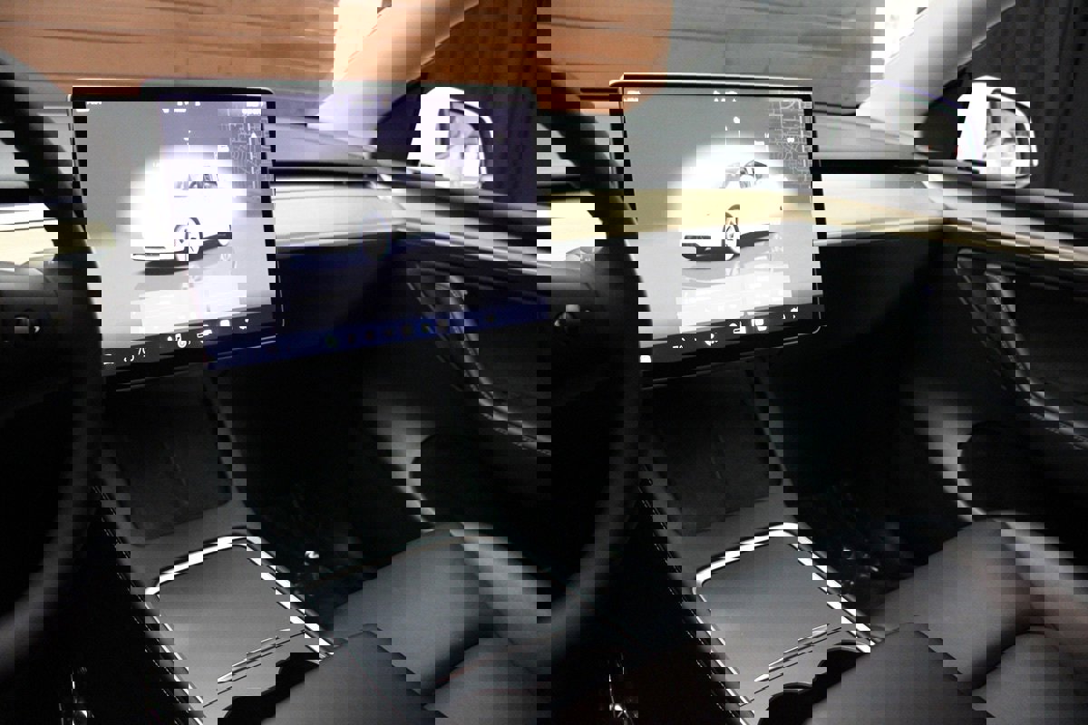 Used 2023 Tesla Model Y Long Range image 17