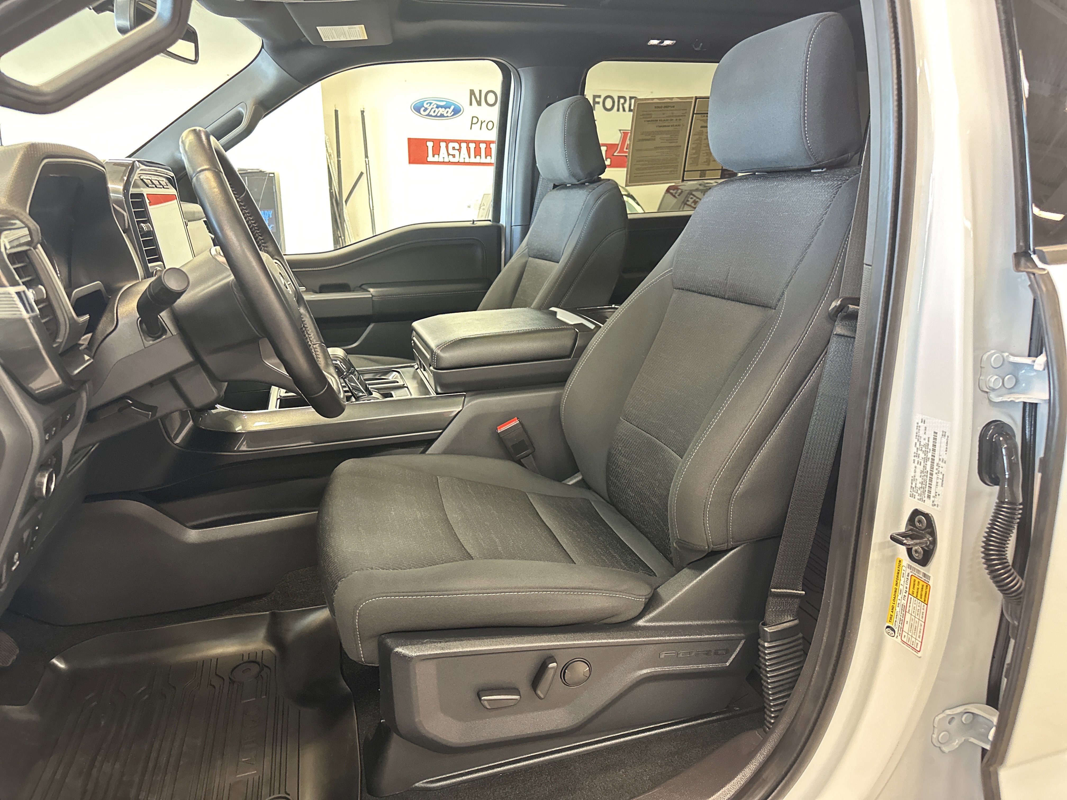 Used 2022 Ford F150 XLT w/ Equipment Group 302A High image 5