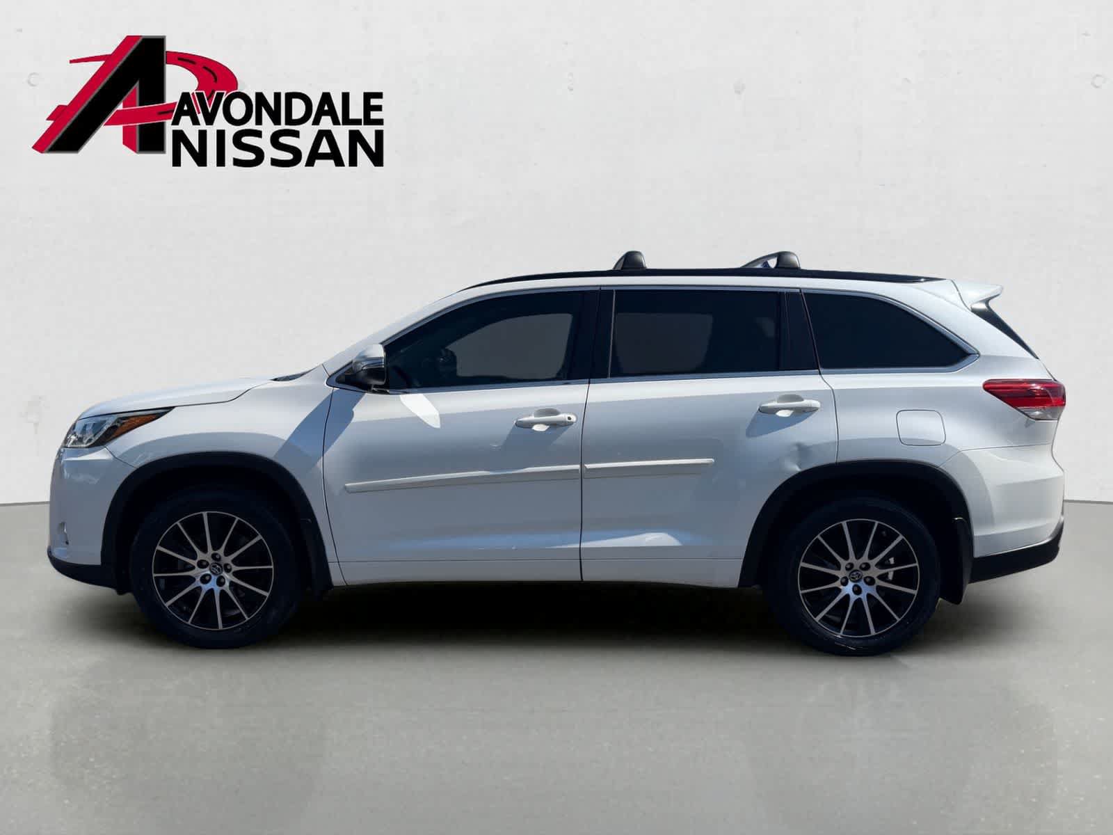 Used 2018 Toyota Highlander SE w/ Carpet Mat Package (TMS) AWD/4WD image 3