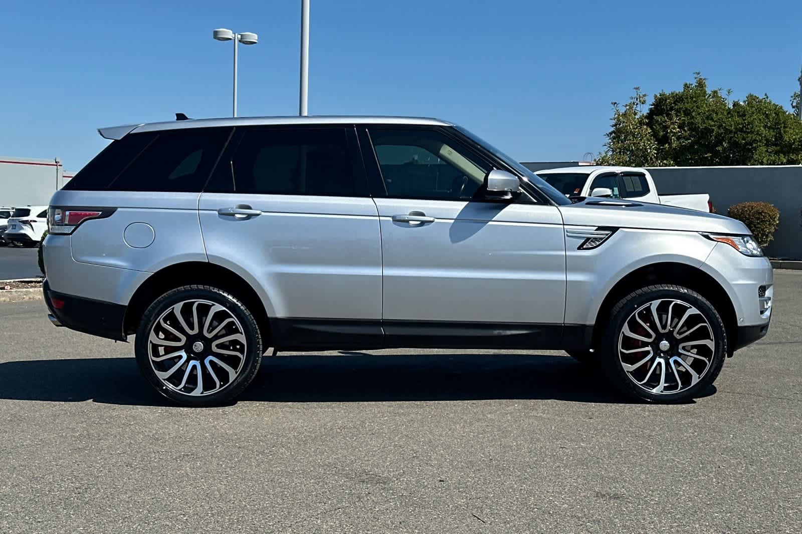 Used 2016 Land Rover Range Rover Sport Supercharged AWD/4WD image 6