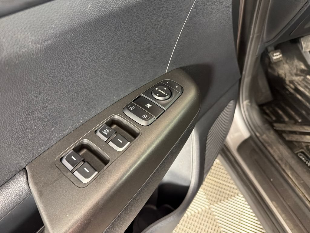 Used 2018 Kia Sportage LX AWD/4WD image 16