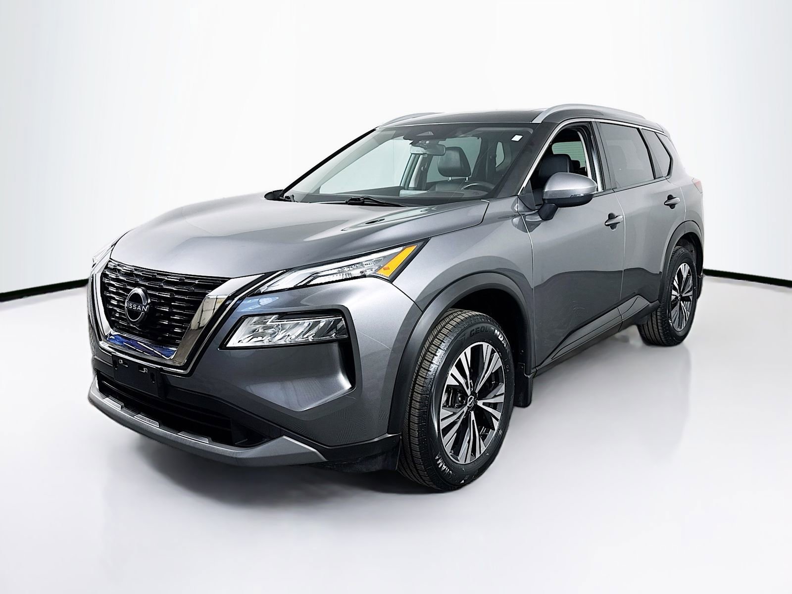 Used 2022 Nissan Rogue SV w/ SV Premium Package image 3