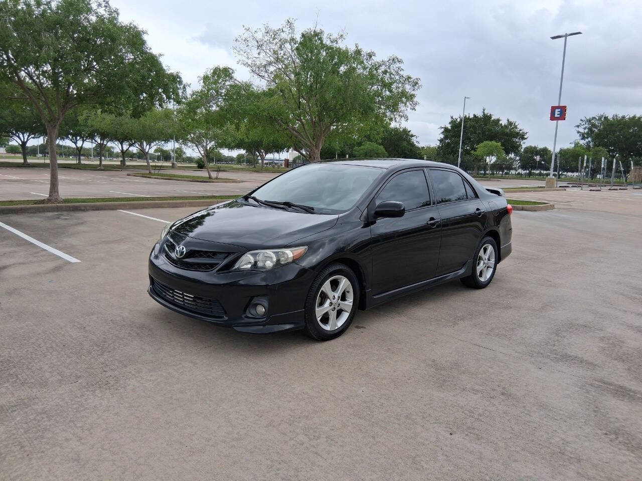 Used 2013 Toyota Corolla S FWD image 2