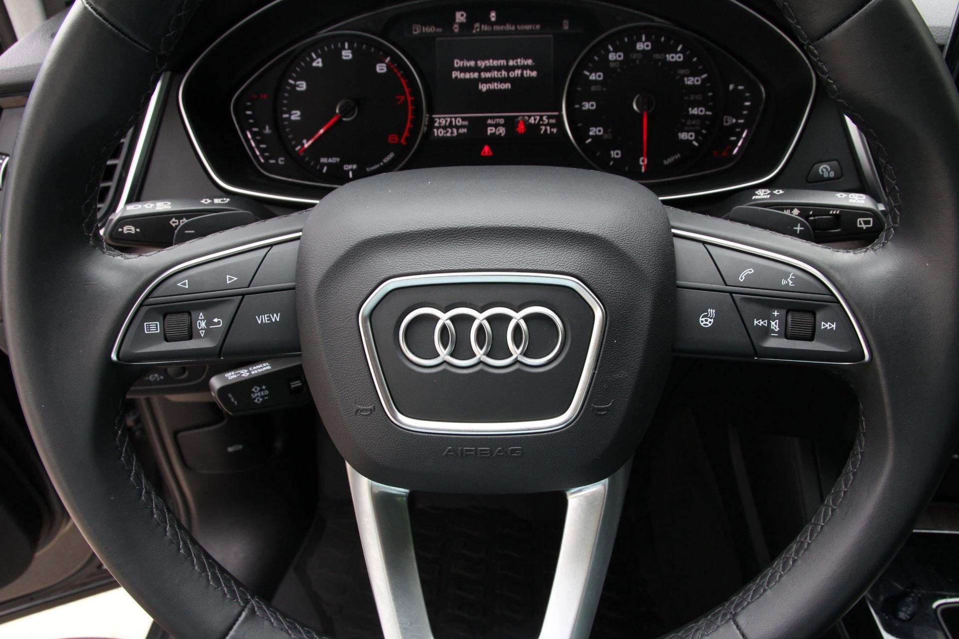 Used 2023 Audi Q5 2.0T Premium w/ Convenience Package image 17