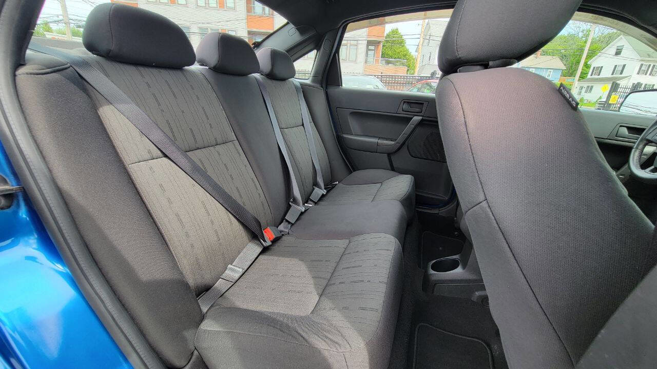 Used 2010 Ford Focus SE FWD image 22