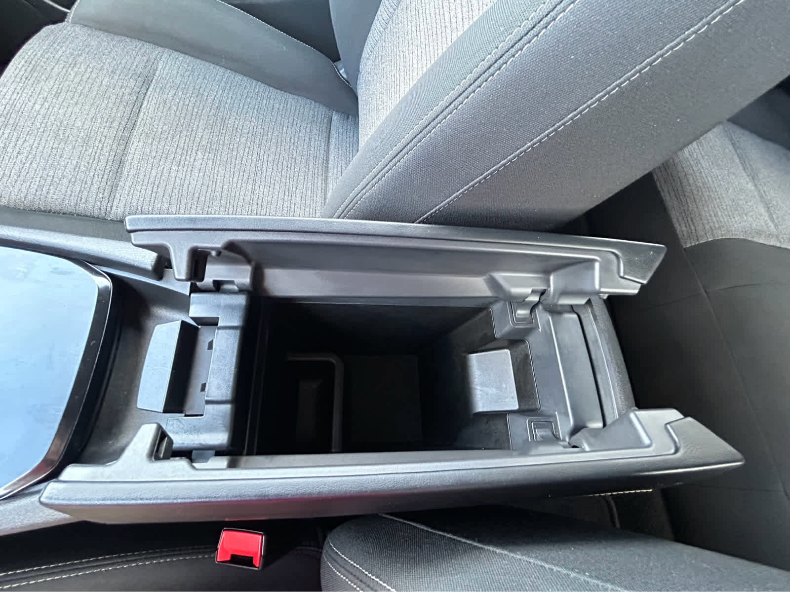 Used 2023 Nissan Rogue SV image 37