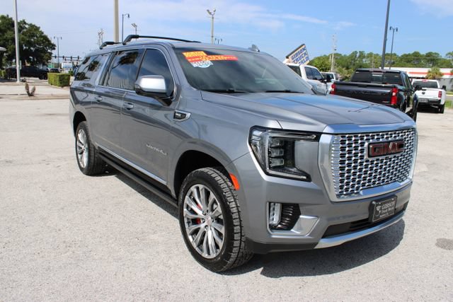Used 2021 GMC Yukon XL Denali w/ Denali Premium Package AWD/4WD image 14