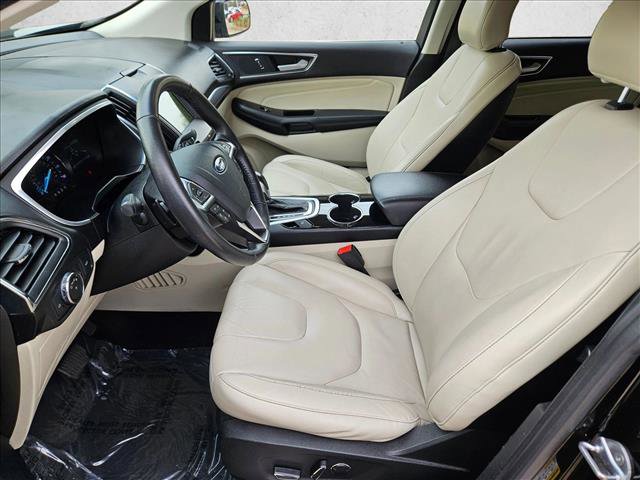Used 2018 Ford Edge Titanium w/ Technology Package image 16