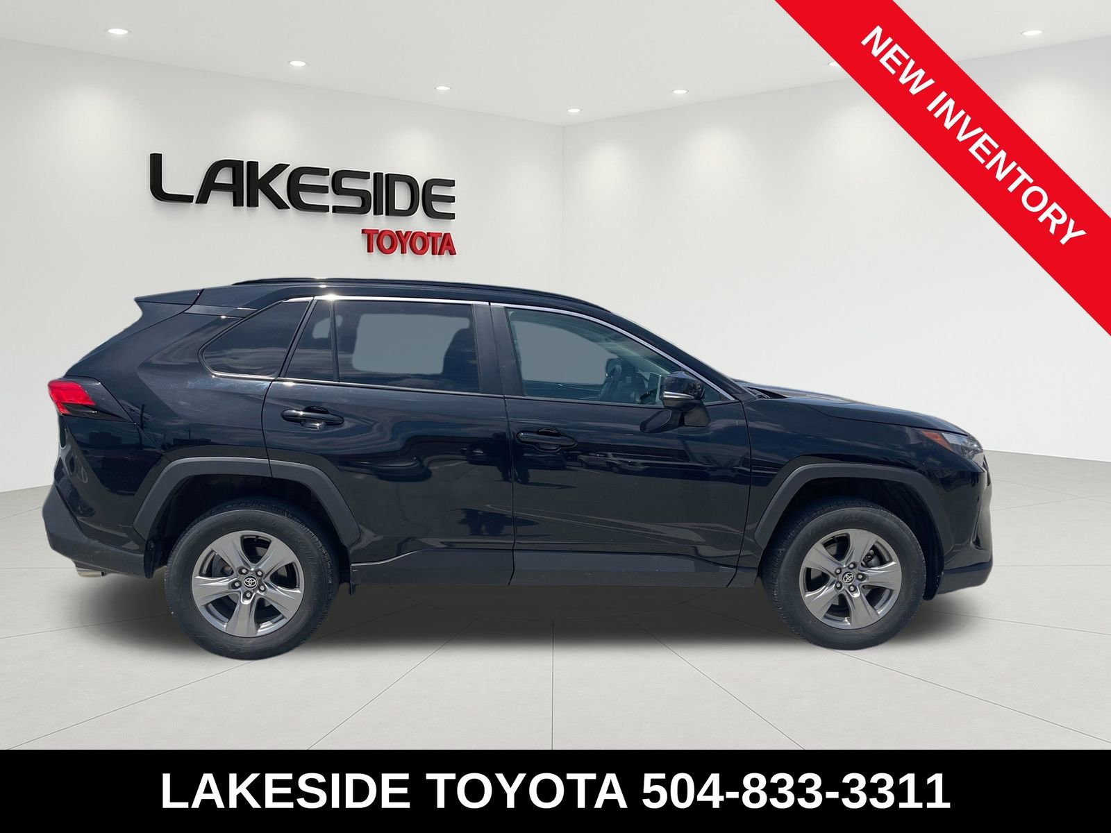 Used 2025 Toyota RAV4 XLE FWD image 4