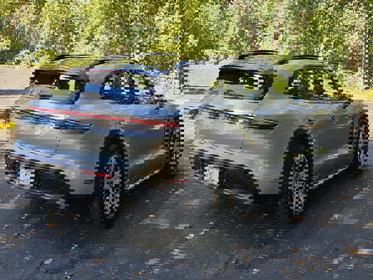 Used 2023 Porsche Taycan 4 Cross Turismo w/ Premium Package image 7